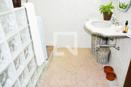 Casa à venda com 389m², 4 quartos e 4 vagasBanheiro