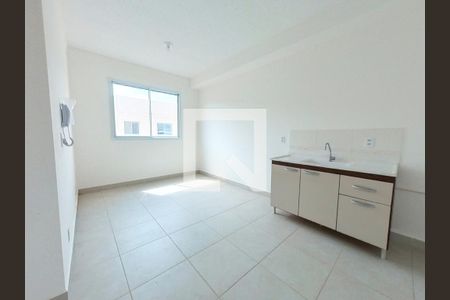 Sala e Cozinha de apartamento para alugar com 2 quartos, 33m² em Piqueri, São Paulo