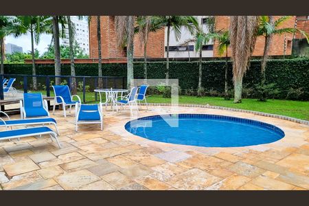 Apartamento para alugar com 200m², 3 quartos e 3 vagas Apartamento para alugar com 200m², 3 quartos e 3 vagasÁrea comum - Piscina