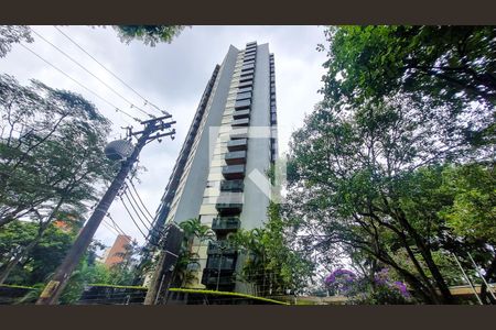 Apartamento para alugar com 200m², 3 quartos e 3 vagas Apartamento para alugar com 200m², 3 quartos e 3 vagasFachada