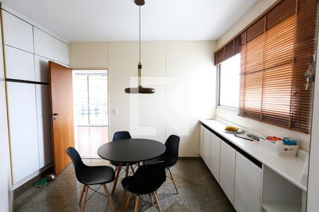 Apartamento para alugar com 200m², 3 quartos e 3 vagas Apartamento para alugar com 200m², 3 quartos e 3 vagasCopa