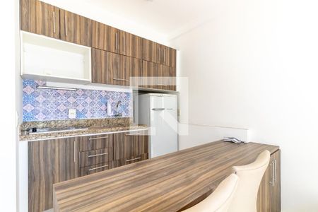 Cozinha de apartamento para alugar com 1 quarto, 42m² em Indianópolis, São Paulo