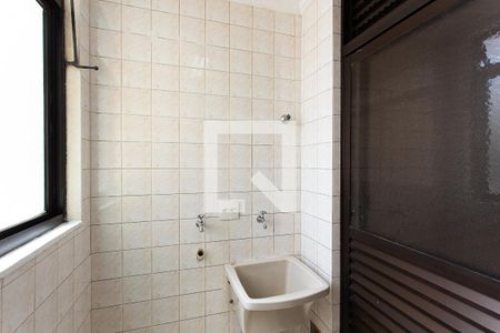 Apartamento para alugar com 65m², 3 quartos e 1 vagaÁrea de Serviço