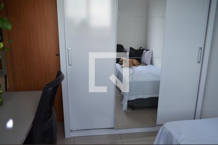 Quarto 2 de apartamento para alugar com 2 quartos, 44m² em Chácara Cotia, Contagem