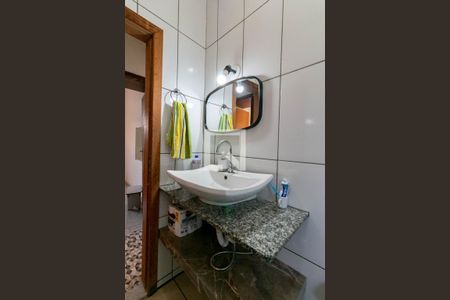 Casa à venda com 243m², 4 quartos e 2 vagasBanheiro Social