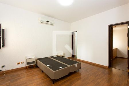 Casa à venda com 141m², 3 quartos e 2 vagasSuíte