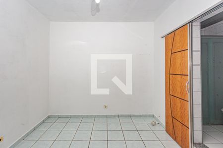Quarto 2 de casa para alugar com 3 quartos, 80m² em Vila Caraguatá, São Paulo