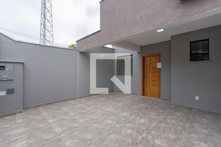 Casa à venda com 166m², 3 quartos e 2 vagas Casa à venda com 166m², 3 quartos e 2 vagasEntrada - Garagem