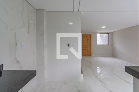 Casa à venda com 166m², 3 quartos e 2 vagas Casa à venda com 166m², 3 quartos e 2 vagasCozinha