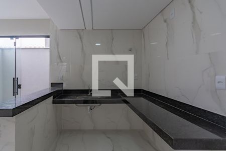 Casa à venda com 166m², 3 quartos e 2 vagas Casa à venda com 166m², 3 quartos e 2 vagasCozinha