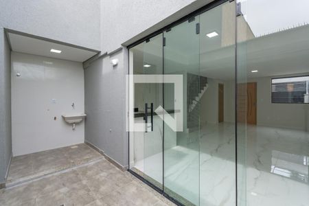 Casa à venda com 166m², 3 quartos e 2 vagas Casa à venda com 166m², 3 quartos e 2 vagasÁrea de Serviço