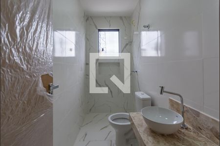 Casa à venda com 166m², 3 quartos e 2 vagas Casa à venda com 166m², 3 quartos e 2 vagasBanheiro Social