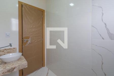 Casa à venda com 166m², 3 quartos e 2 vagas Casa à venda com 166m², 3 quartos e 2 vagasBanheiro Social