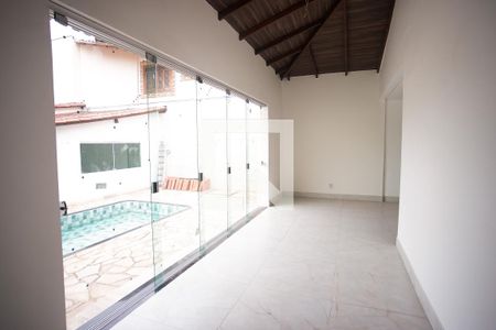 Sala de casa à venda com 3 quartos, 490m² em Bandeirantes (pampulha), Belo Horizonte