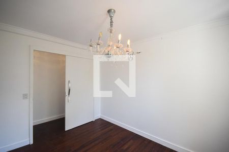 Apartamento à venda com 223m², 5 quartos e 4 vagasQuarto