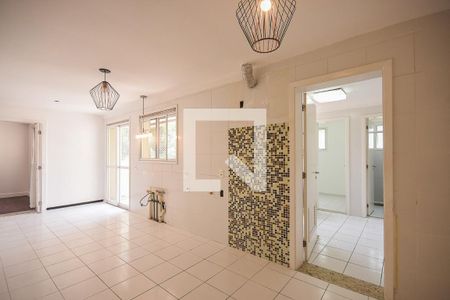 Apartamento à venda com 223m², 5 quartos e 4 vagasCozinha