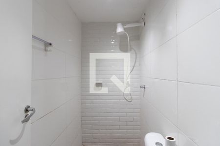 Banheiro de kitnet/studio para alugar com 1 quarto, 24m² em Vila Guilherme, São Paulo