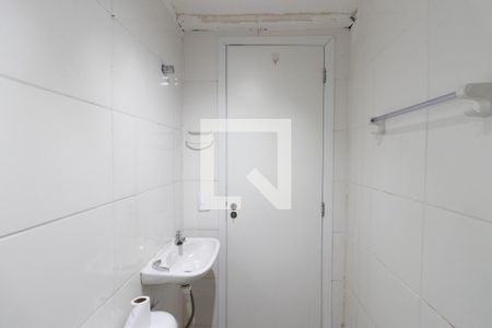 Banheiro de kitnet/studio para alugar com 1 quarto, 24m² em Vila Guilherme, São Paulo