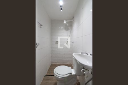 Banheiro de kitnet/studio para alugar com 1 quarto, 24m² em Vila Guilherme, São Paulo