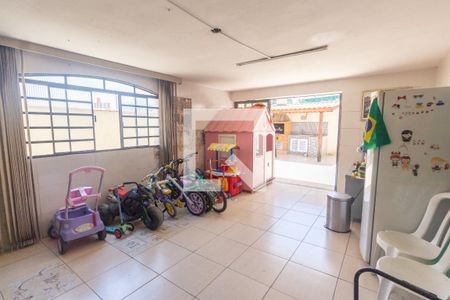 Casa à venda com 230m², 3 quartos e 5 vagasGaragem