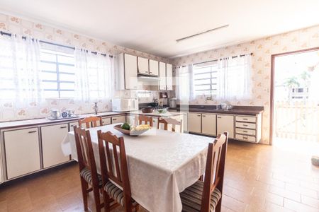 Casa à venda com 230m², 3 quartos e 5 vagasCozinha