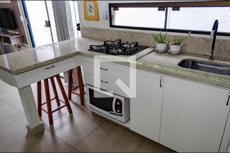 Sala / Cozinha de apartamento para alugar com 1 quarto, 35m² em Rio Tavares, Florianópolis