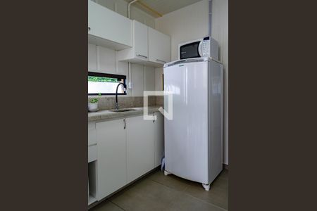 Sala / Cozinha de apartamento para alugar com 1 quarto, 35m² em Rio Tavares, Florianópolis