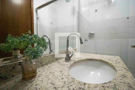 Apartamento para alugar com 59m², 2 quartos e 1 vaga Apartamento para alugar com 59m², 2 quartos e 1 vagaBanheiro social