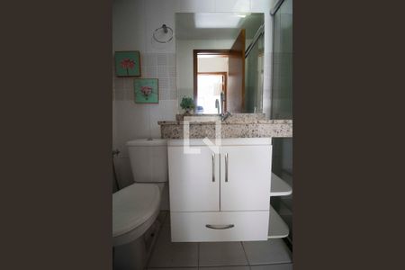 Apartamento para alugar com 59m², 2 quartos e 1 vaga Apartamento para alugar com 59m², 2 quartos e 1 vagaBanheiro social