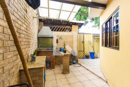 Casa à venda com 150m², 3 quartos e 3 vagas Casa à venda com 150m², 3 quartos e 3 vagasChurrasqueira