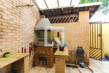 Casa à venda com 150m², 3 quartos e 3 vagas Casa à venda com 150m², 3 quartos e 3 vagasChurrasqueira