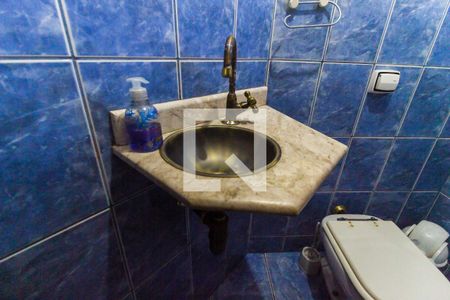 Casa à venda com 150m², 3 quartos e 3 vagas Casa à venda com 150m², 3 quartos e 3 vagasLavabo