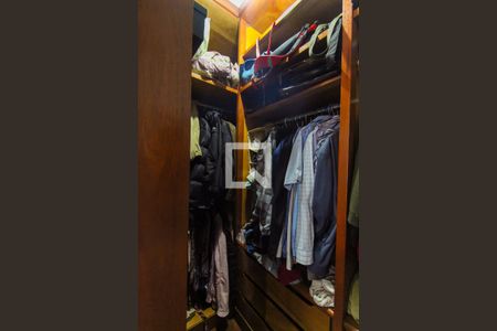 Casa à venda com 150m², 3 quartos e 3 vagas Casa à venda com 150m², 3 quartos e 3 vagasCloset da suíte