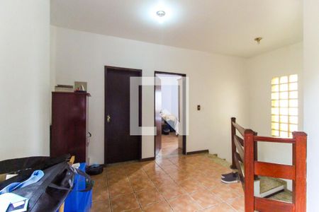 Casa à venda com 150m², 3 quartos e 3 vagas Casa à venda com 150m², 3 quartos e 3 vagasHall
