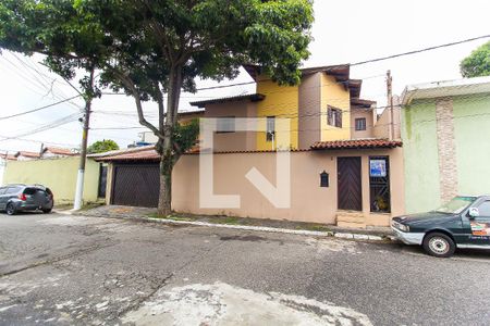 Casa à venda com 150m², 3 quartos e 3 vagas Casa à venda com 150m², 3 quartos e 3 vagasFachada