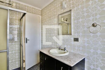 Casa à venda com 162m², 3 quartos e 4 vagasBanheiro do Quarto 2