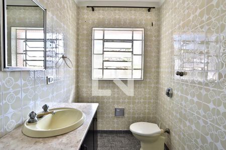 Casa à venda com 162m², 3 quartos e 4 vagasBanheiro do Quarto 2