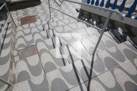 Apartamento para alugar com 60m², 2 quartos e 1 vagaEscada