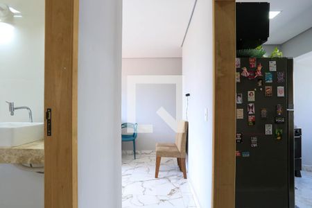 Corredor de apartamento à venda com 2 quartos, 70m² em Esplanada, Belo Horizonte