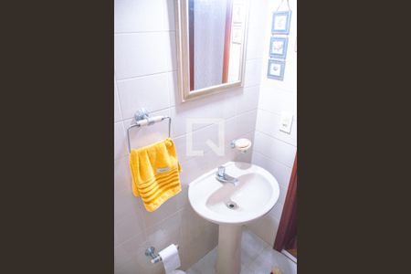 Casa à venda com 179m², 4 quartos e 2 vagasLavabo