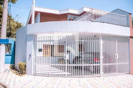 Casa à venda com 179m², 4 quartos e 2 vagasFachada