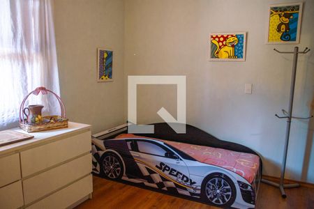Casa à venda com 179m², 4 quartos e 2 vagasSuíte 2