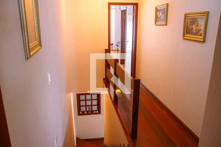 Casa à venda com 179m², 4 quartos e 2 vagasCorredor