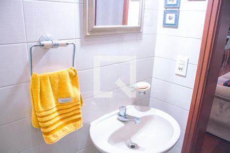 Casa à venda com 179m², 4 quartos e 2 vagasLavabo