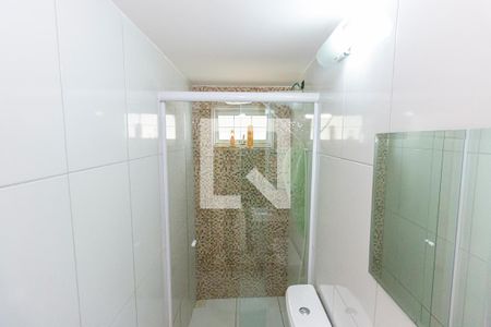 Casa para alugar com 55m², 2 quartos e 3 vagas Casa para alugar com 55m², 2 quartos e 3 vagasBanheiro