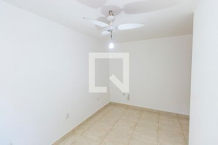 Casa para alugar com 55m², 2 quartos e 3 vagas Casa para alugar com 55m², 2 quartos e 3 vagasSuíte
