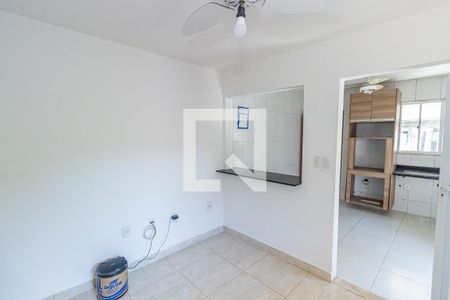 Sala de casa para alugar com 2 quartos, 55m² em Irajá, Rio de Janeiro