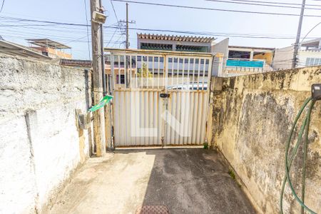 Casa para alugar com 55m², 2 quartos e 3 vagas Casa para alugar com 55m², 2 quartos e 3 vagasQuintal