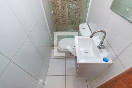 Casa para alugar com 55m², 2 quartos e 3 vagas Casa para alugar com 55m², 2 quartos e 3 vagasBanheiro
