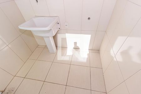Casa para alugar com 55m², 2 quartos e 3 vagas Casa para alugar com 55m², 2 quartos e 3 vagasBanheiro de serviço